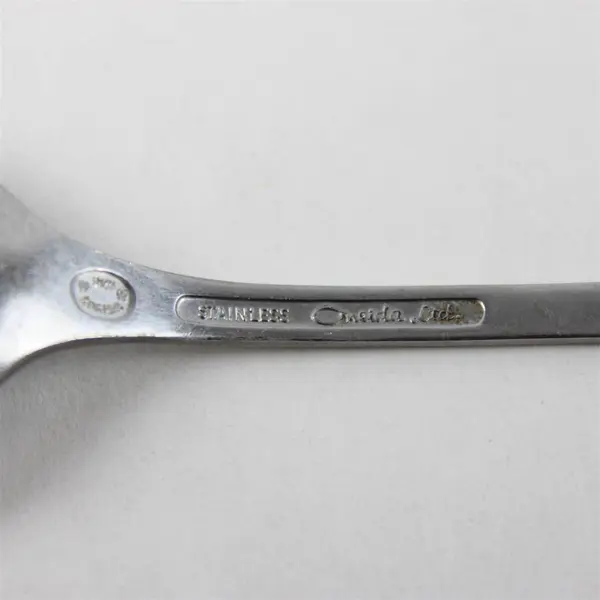 Set of 5 Oneida Spanish Court Stainless Ice Tea Spoons 7.5"