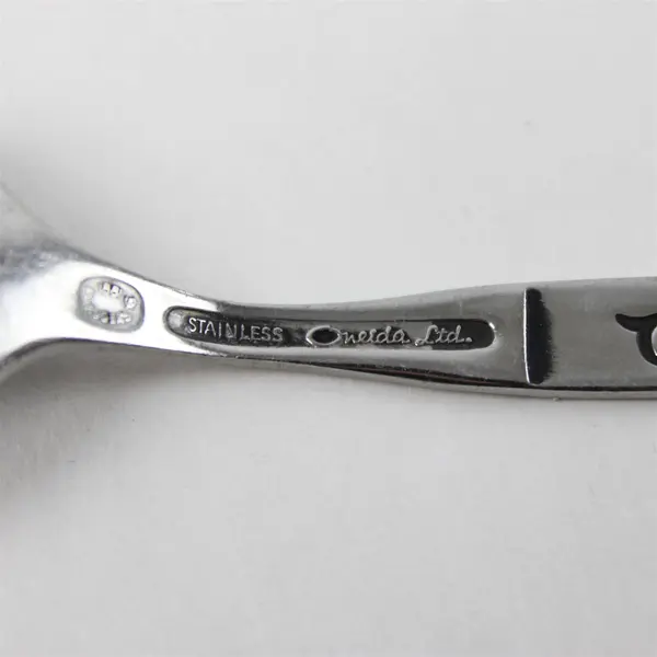 Set of 5 Oneida Spanish Court Stainless Teaspoons