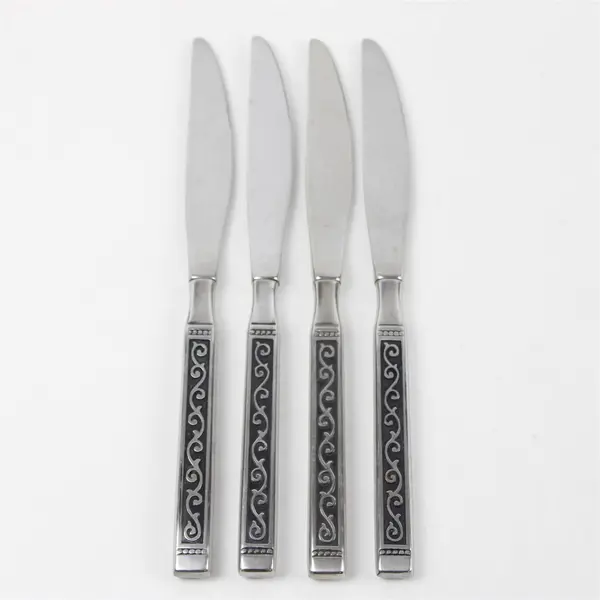 Set of 4 Oneida Spanish Court Stainless Modern Hollow Knives
