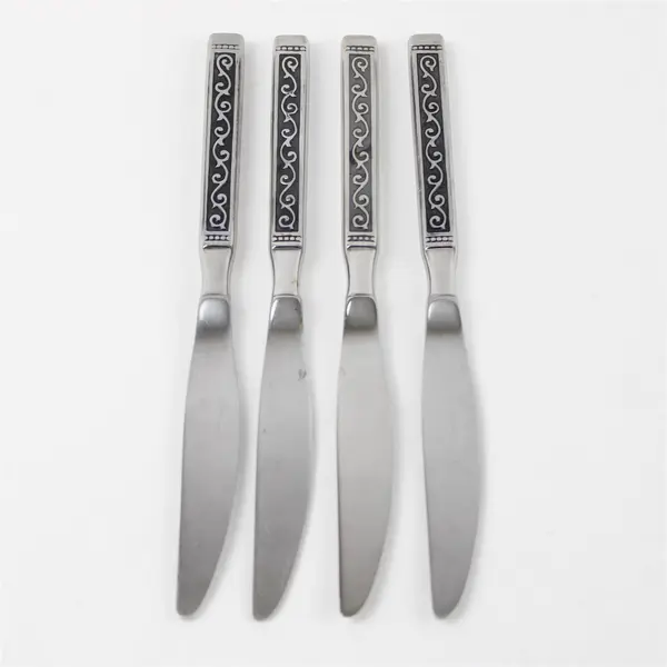 Set of 4 Oneida Spanish Court Stainless Modern Hollow Knives