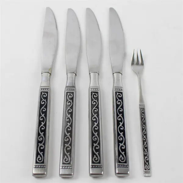 Lot of 5 Oneida Spanish Court Stainless 4 Modern Hollow Knives & Seafood Fork