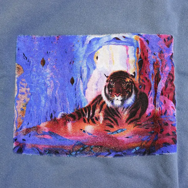 NWOT Vtg Oneita Adult XL Blue Tiger Graphic Crew Neck Pullover Sweater