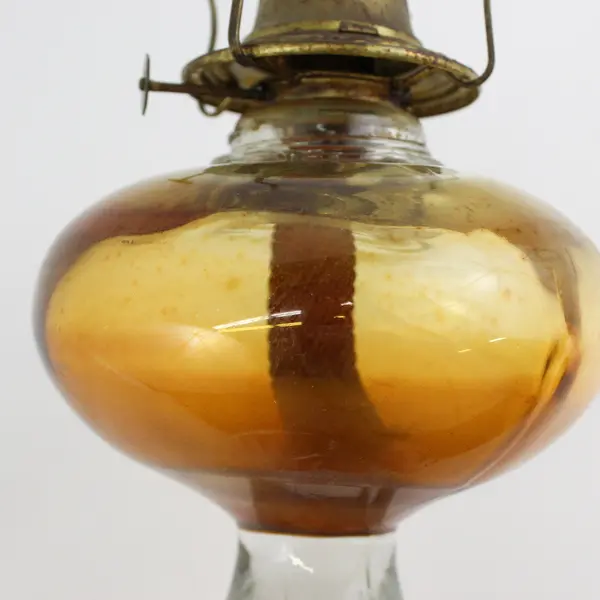Vintage 1940s Eagle 18” Tall Amber And Clear Glass Kerosene/Oil Lamp With Globe