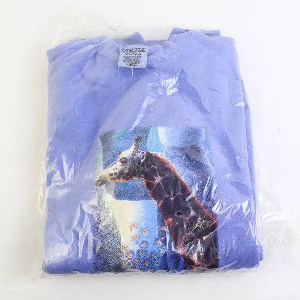 NWOT Vtg Oneita Adult XL Lilac Giraffe Graphic Crew Neck Pullover Sweater