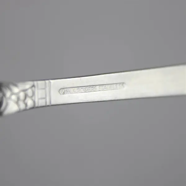 Lot of 4 Oneida Brookwood Burnished Stainless 3 Place/Oval Spoons & A Tablespoon