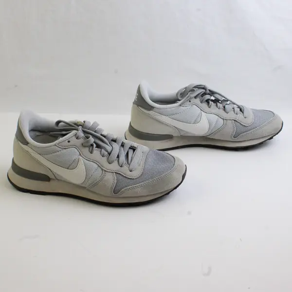 Nike Shoes Women 6.5 Internationalist Wolf Gray Mesh Suede Trainer #629684-015
