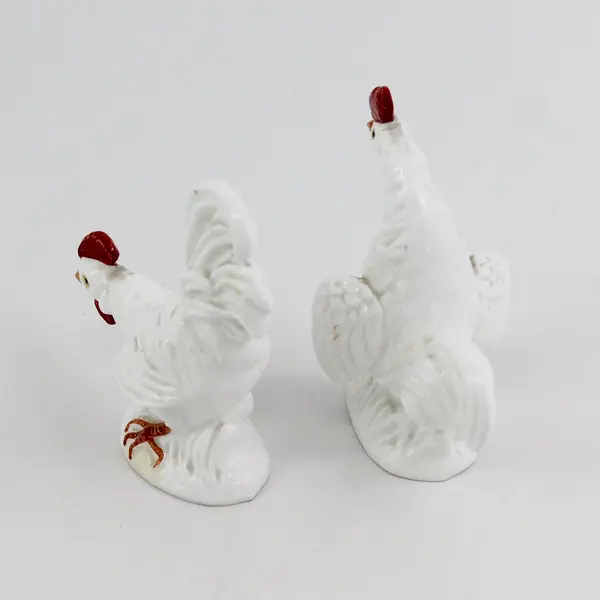White Ceramic Rooster Salt & Pepper Shakers Made in Taiwan