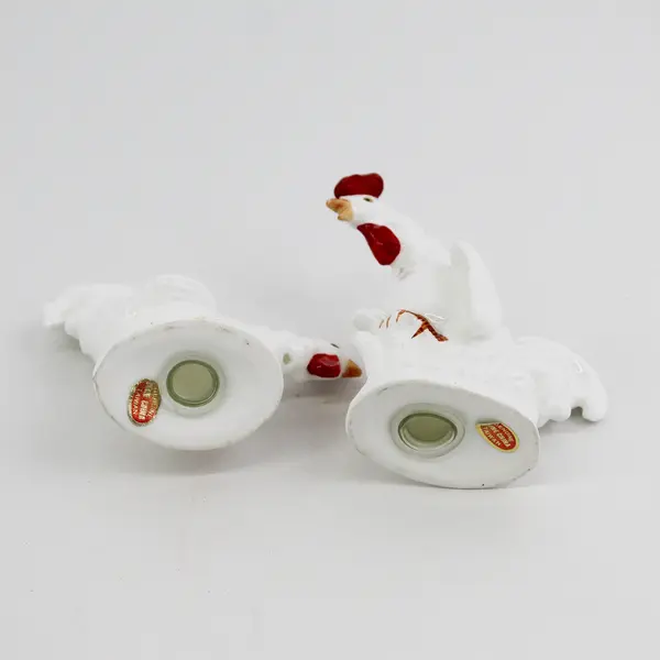 White Ceramic Rooster Salt & Pepper Shakers Made in Taiwan
