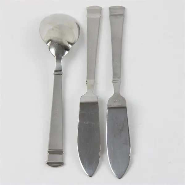 Lot of 3 Oneida Tiramisu Stainless 2 Flat Handled Butter Knives & Sugar Spoon