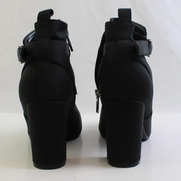 Unisa Holon Solid Black Block Heel 3.5" Ankle Boots Women's Size 8M