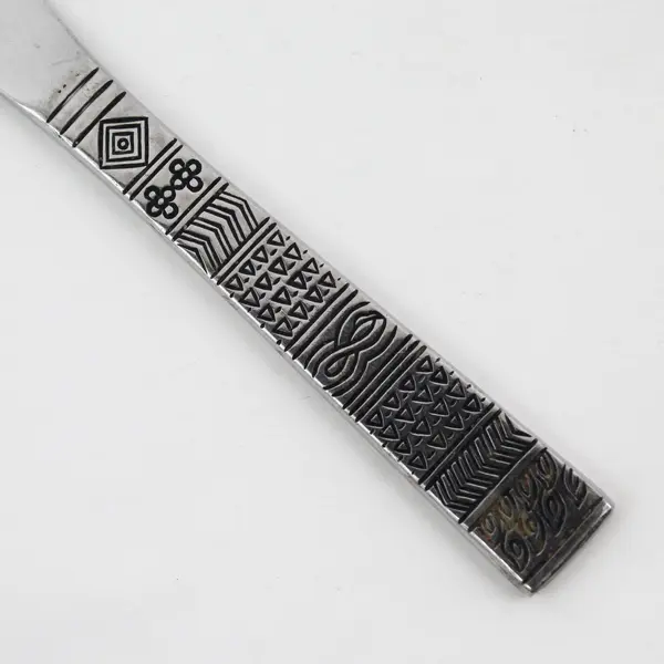 Lot of 2 Cambridge Silver Cordoba Pattern Stainless Dinner Knives 8.5" Good