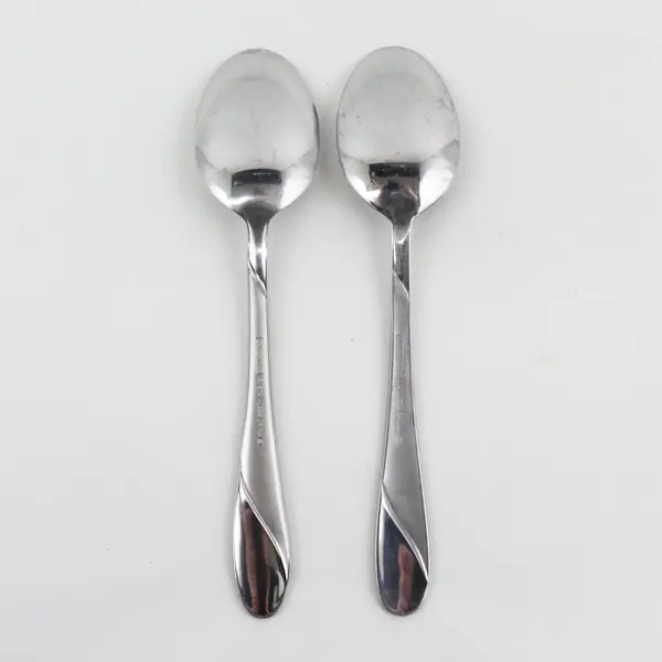 Lot of 2 Cambridge Swirl Sand Pattern 18/0 Stainless Oval Soup Spoons 7" Good