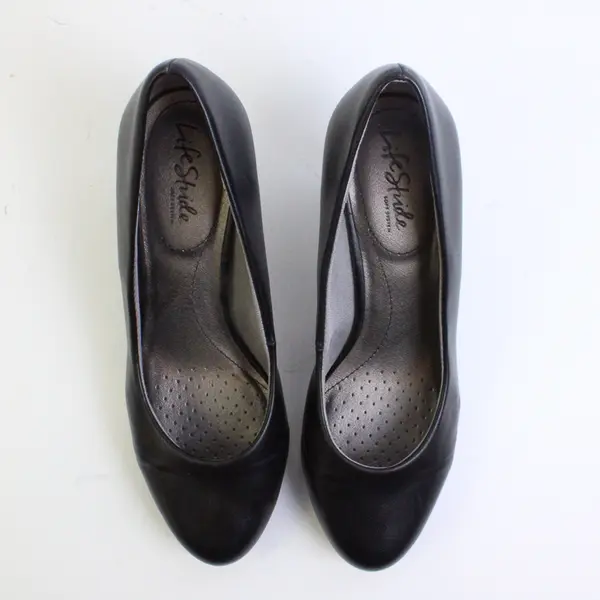 LifeStride Solid Black Color Parigi 2.5" Heel Pump Women's Size 9W