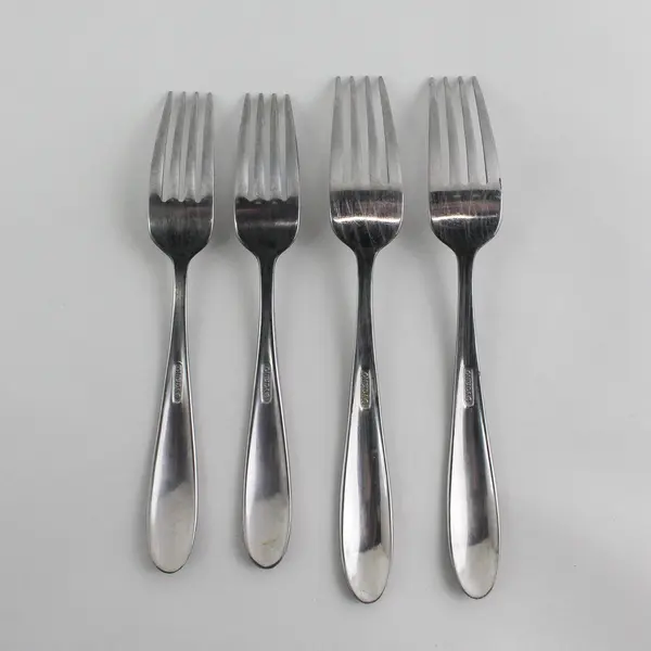 Lot of 4 Oneida Silver Landon Pattern 18/0 SS 2 Forks 2 Salad Forks Good