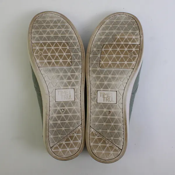 Time And True Green/White Slip On Surf Moccasin Sneakers Women's Size 9