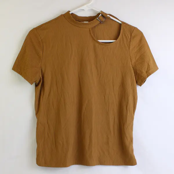 No Boundaries Juniors L 11-13 Brown Buckle Cutout Neck Ribbed Short Sleeve Shirt