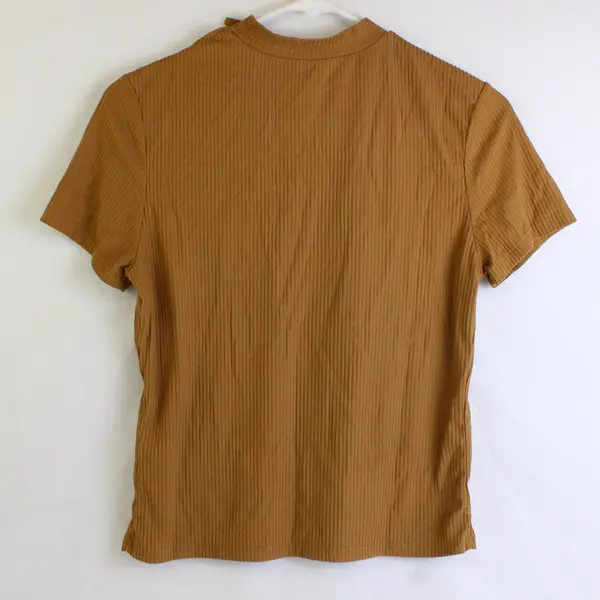 No Boundaries Juniors L 11-13 Brown Buckle Cutout Neck Ribbed Short Sleeve Shirt