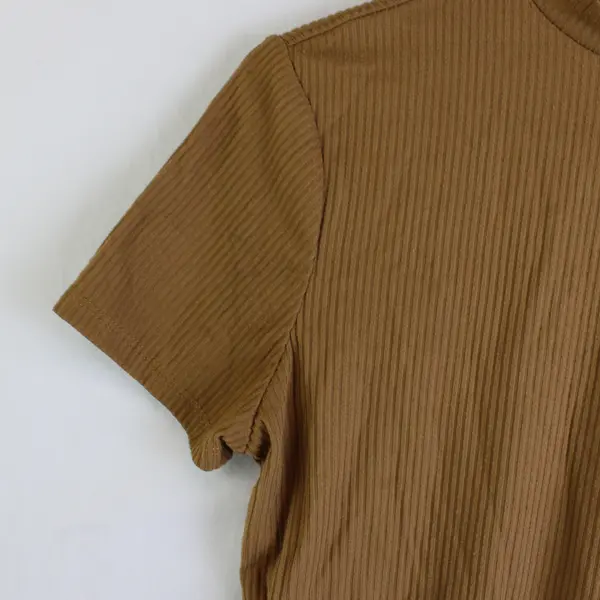 No Boundaries Juniors L 11-13 Brown Buckle Cutout Neck Ribbed Short Sleeve Shirt