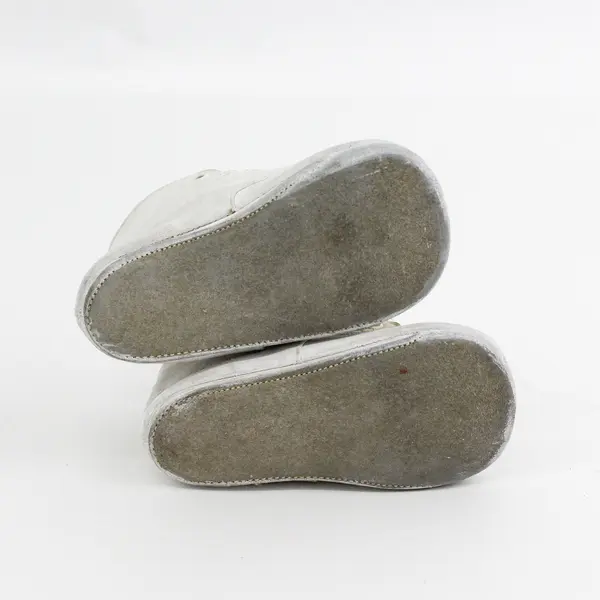 Vintage 1950's White Leather S636 Baby Shoes With Suede Soles Size 2