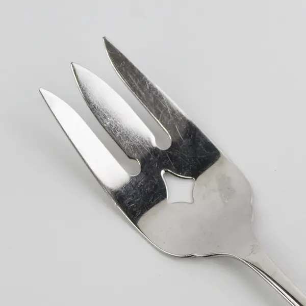 Oneida Silver Repose Pattern Stainless Medium Cold Meat Serving Fork 8.25" Rare