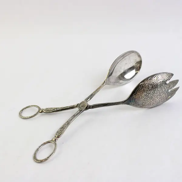 Vintage Ornate Engraved Leaf Pattern Zinc Alloy Silver Plated Salad Tongs 8.75”