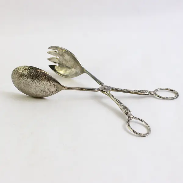 Vintage Ornate Engraved Leaf Pattern Zinc Alloy Silver Plated Salad Tongs 8.75”