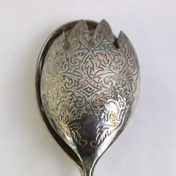 Vintage Ornate Engraved Leaf Pattern Zinc Alloy Silver Plated Salad Tongs 8.75”