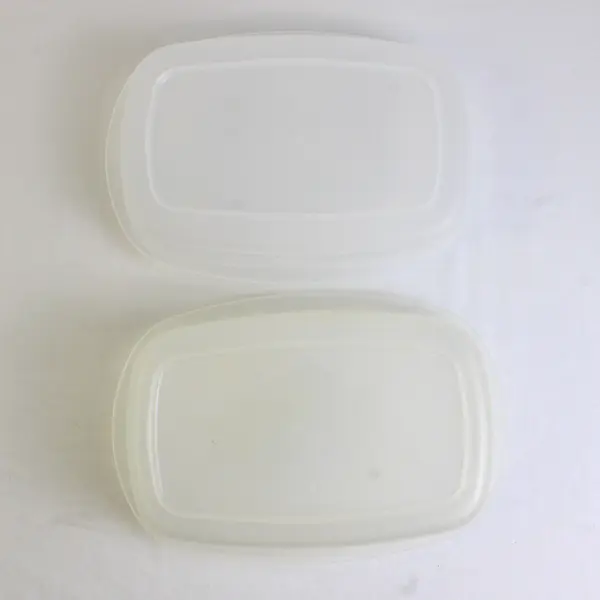 Lot of 2 Rubbermaid Plastic Containers 1.3 L & 2.0 L Light Blue Lid