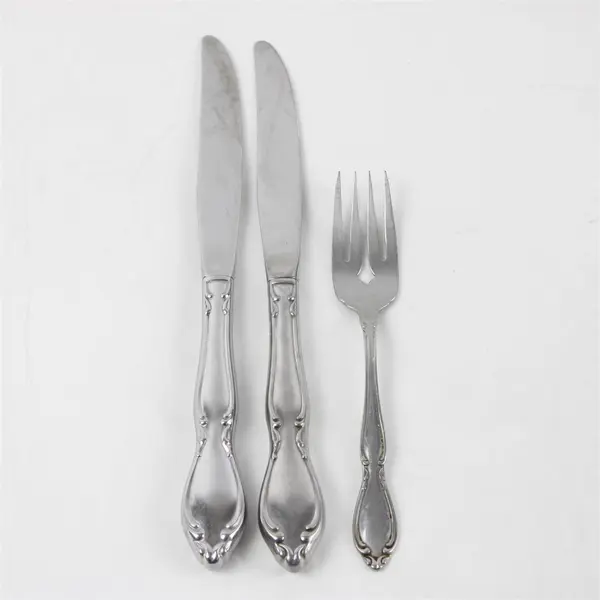 Lot of 3 Oneida Strathmore Stainless 2 Modern Hollow Knives & A Salad Fork