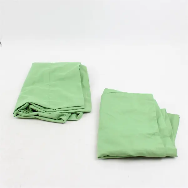 Lot Of 4 Unbranded Solid Green Queen Bed Set (2 Pillowcases, 1 Flat, 1 Fitted)
