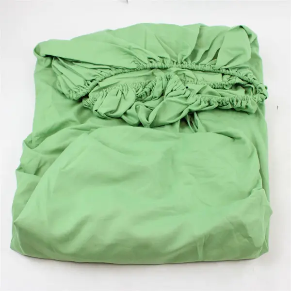 Lot Of 4 Unbranded Solid Green Queen Bed Set (2 Pillowcases, 1 Flat, 1 Fitted)