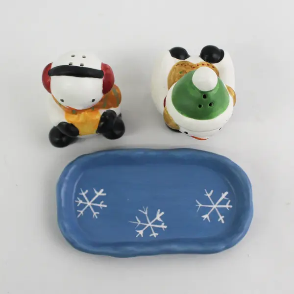 3 Piece Ceramic Snowman Salt And Pepper Shaker Set