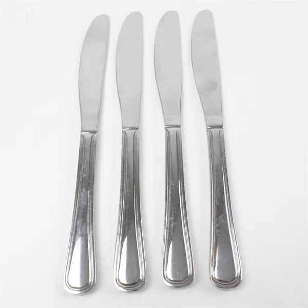 Set of 4 Oneida Tress Stainless Modern Solid Knives