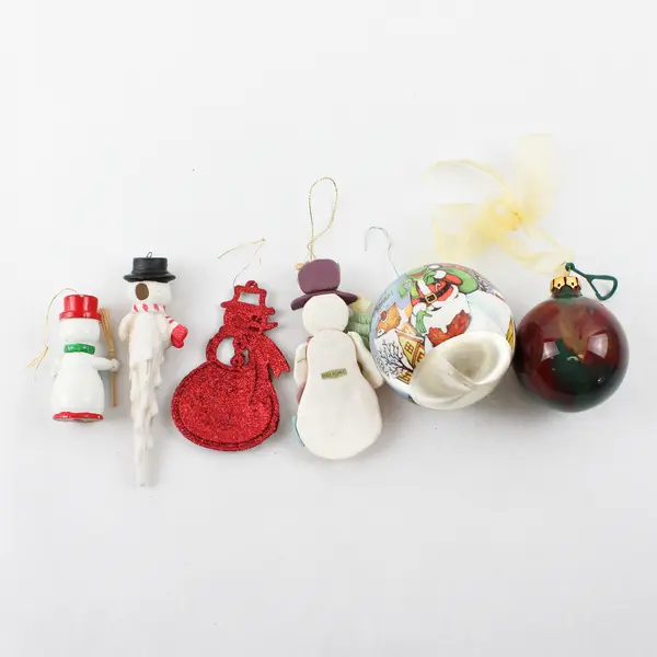 Lot of 6 Christmas Ornaments