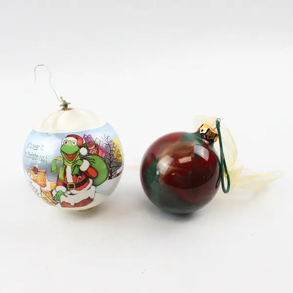 Lot of 6 Christmas Ornaments