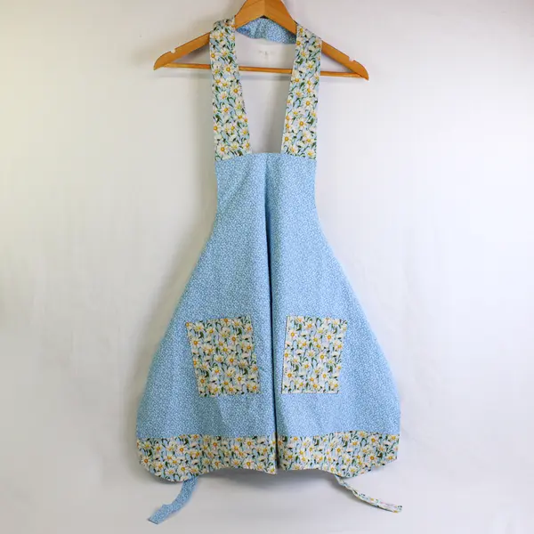 Handmade 100% Cotton Bib Apron Daisy Double Sided - Large Pockets Tie Around