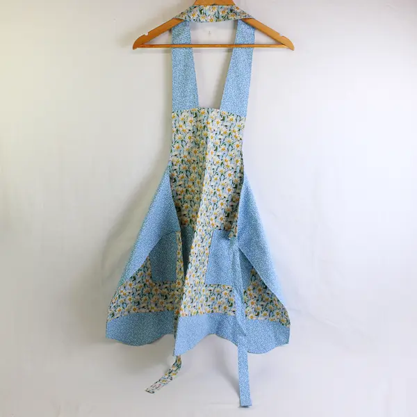 Handmade 100% Cotton Bib Apron Daisy Double Sided - Large Pockets Tie Around