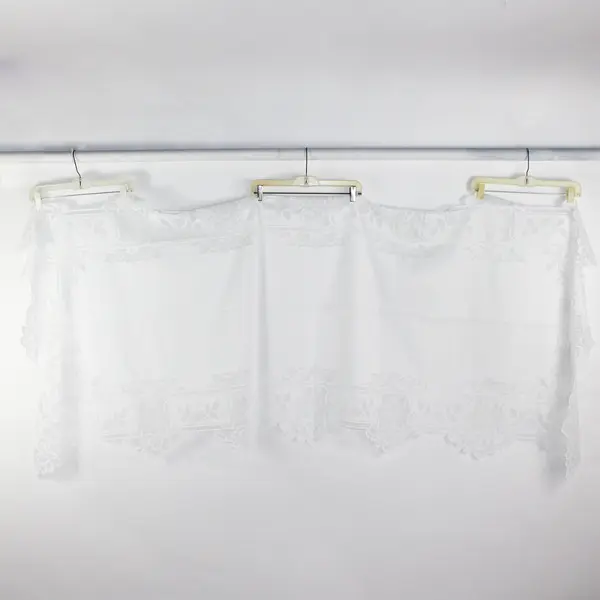 Vintage White Intricate Floral Lace Tablecloth 35" W x 84" L 