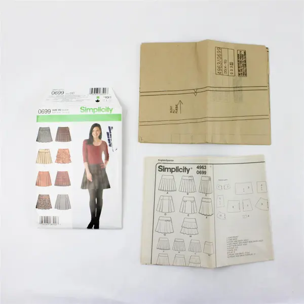 Lot of 2 Vintage Women's Skirt Patterns Vogue V7832 & Simplicity 0699 DD 4-10