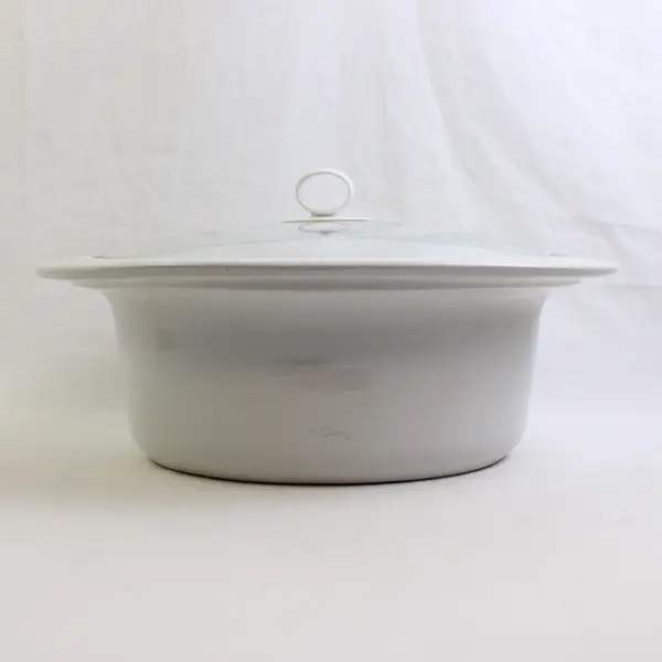 Unbranded Solid White Oval Slow Cooker Ceramic Interior Bowl 16.5" & Clear Lids