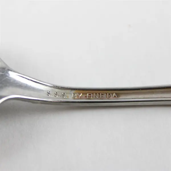 Set of 4 Oneida Celebrity Stainless Teaspoons 6in Flatware