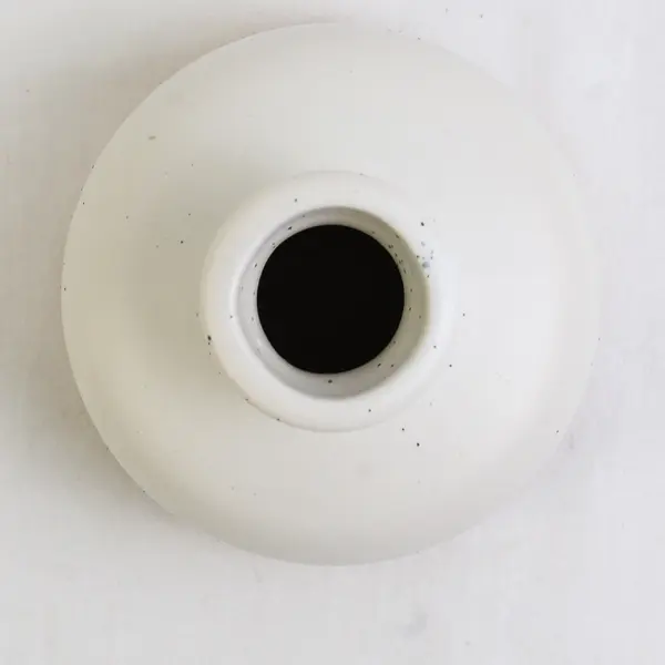 Unbranded White/Beige Round Ceramic Vase 3.25" Tall 3.5" Diameter