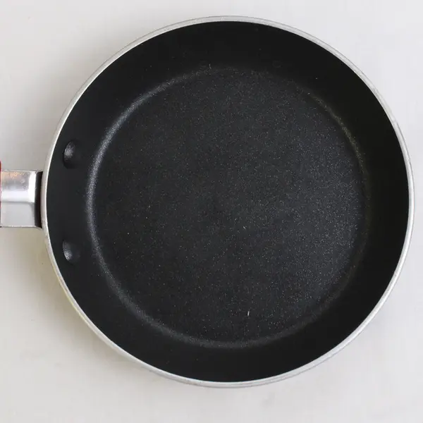Unbranded Red/Black Metal Round Mini Fry Pan 9.75" Long 5" Wide
