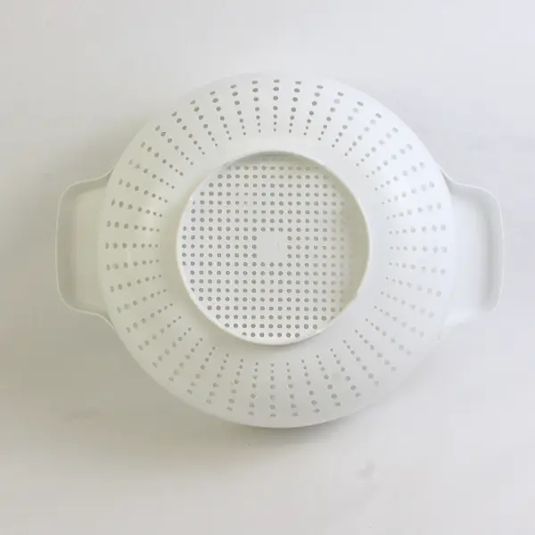 Unbranded Large Solid White Color Round Plastic Colander With Handles