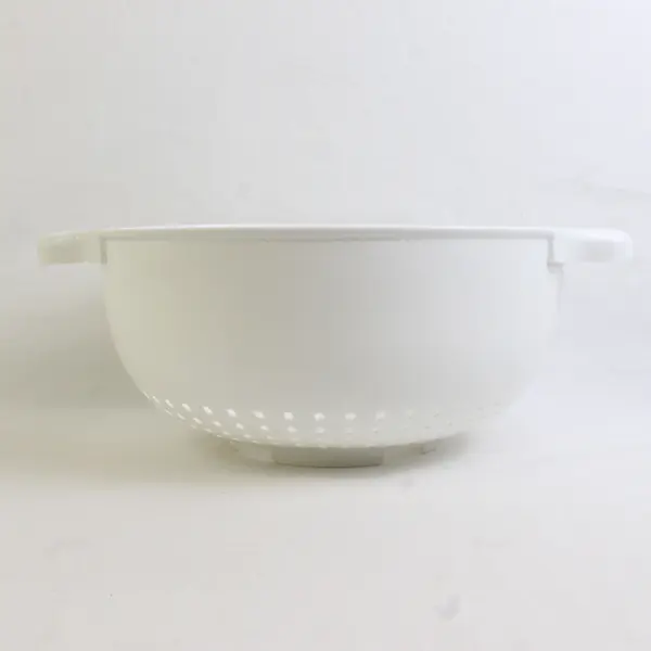 Unbranded Large Solid White Color Round Plastic Colander With Handles
