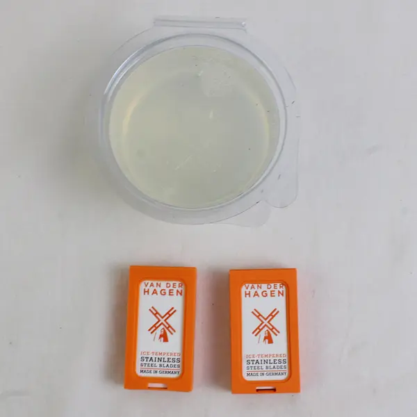 Lot Of 3 Van Der Hagen 2 Double Edge Stainless Steel Razor Blades & 1 Shave Soap