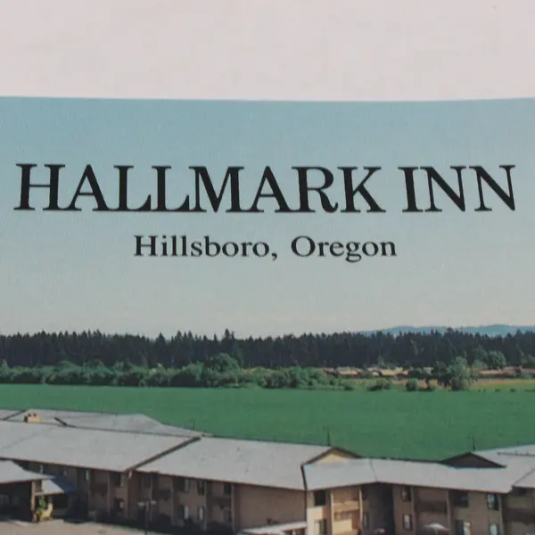 Vintage Hallmark Inn Best Western Motel Hillsboro Oregon Postcard 1980s
