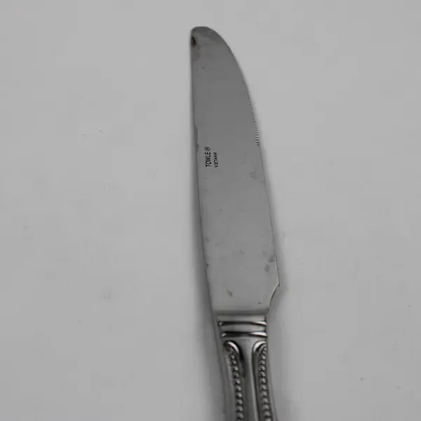 5 Towle Silver Hotel Multi Motif Beaded Pattern 18/10 SS Dinner Knives 9.75"