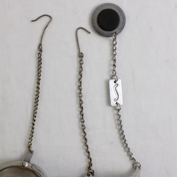 Lot Of 4 Unbranded Stainless Steel Ball Shaped Hanging Loose Leaf Tea Infuser