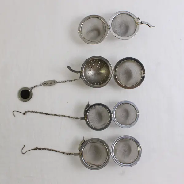 Lot Of 4 Unbranded Stainless Steel Ball Shaped Hanging Loose Leaf Tea Infuser